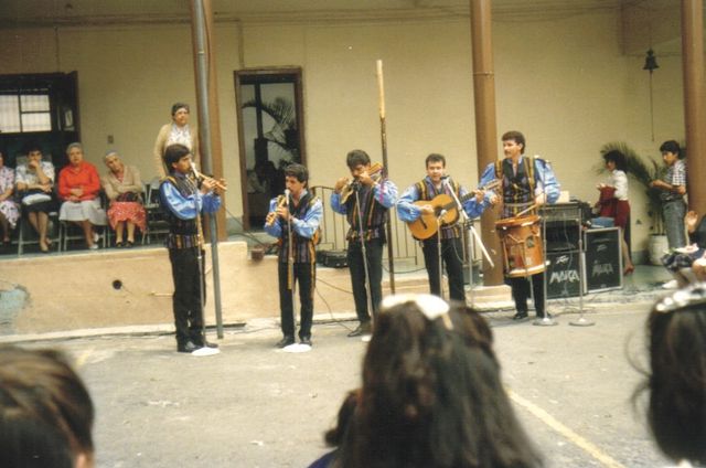 EN EL COLEGIO FRANCÉS JUANA DE ARCO